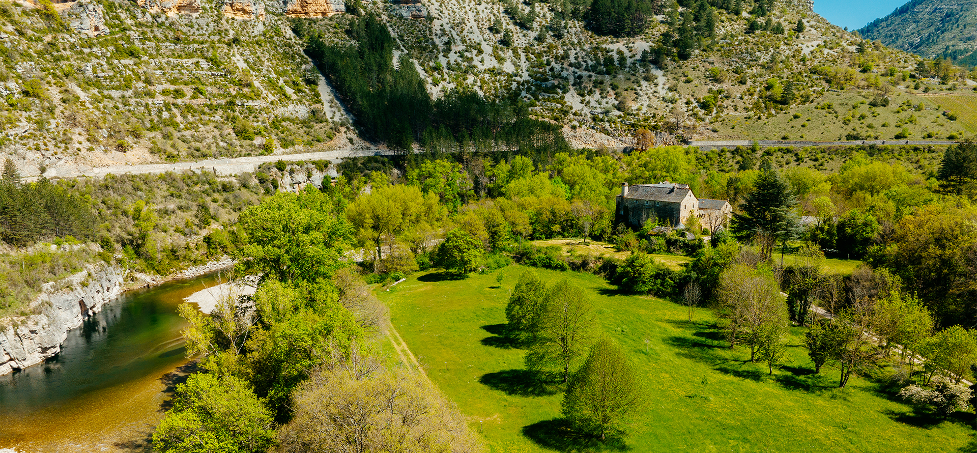Aire naturelle Lozère, camping Charbonnières : camping Quézac